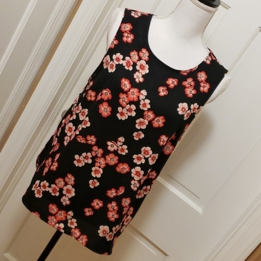 Forever 21 floral sleeveless blouse - L